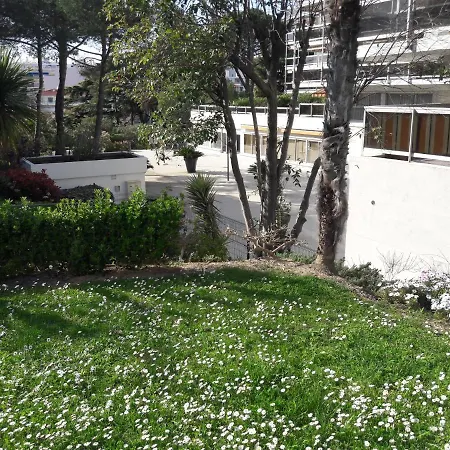 Le Corinthe אנטיב