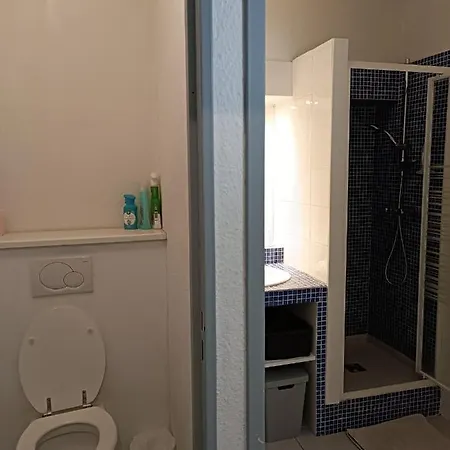 Le Corinthe אנטיב